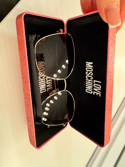 Слънчеви очила Love Moschino и Guess