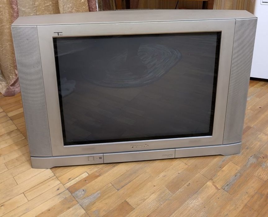 Продам телевизор panasonic