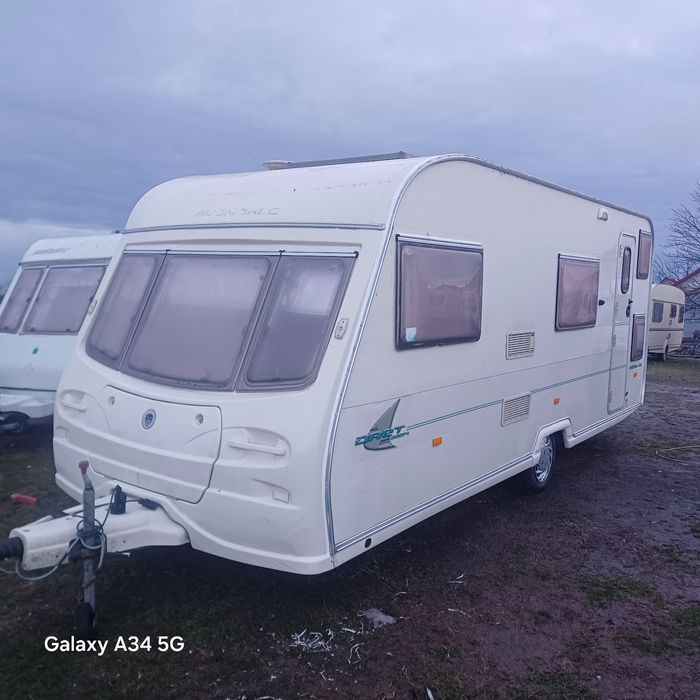 Vând rulota Lunar , stare buna  an de fab 2004