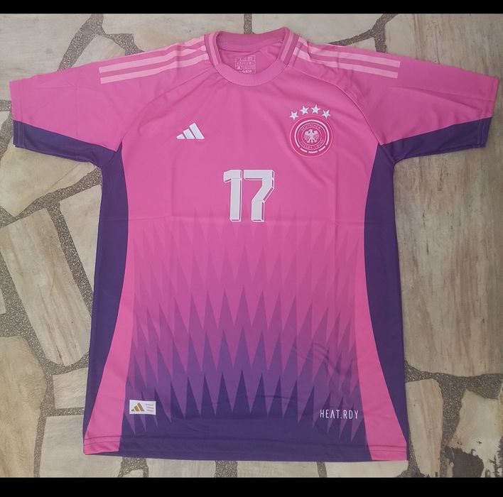 РЕТРО мъжки футболни тениски 9 RONALDO 11 RONALDINHO 8 STOICHKOV