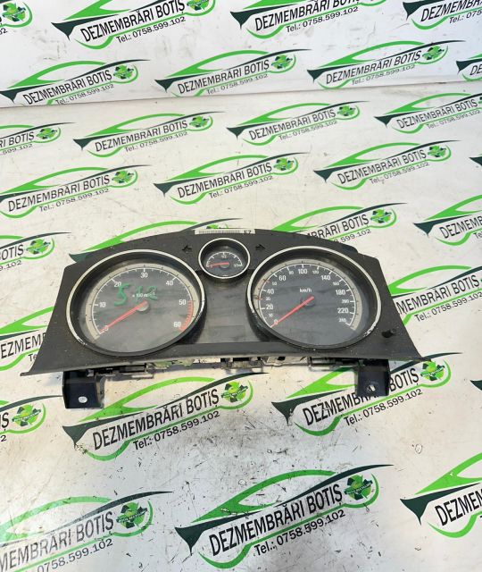 Ceasuri bord 13767544 Opel Astra H