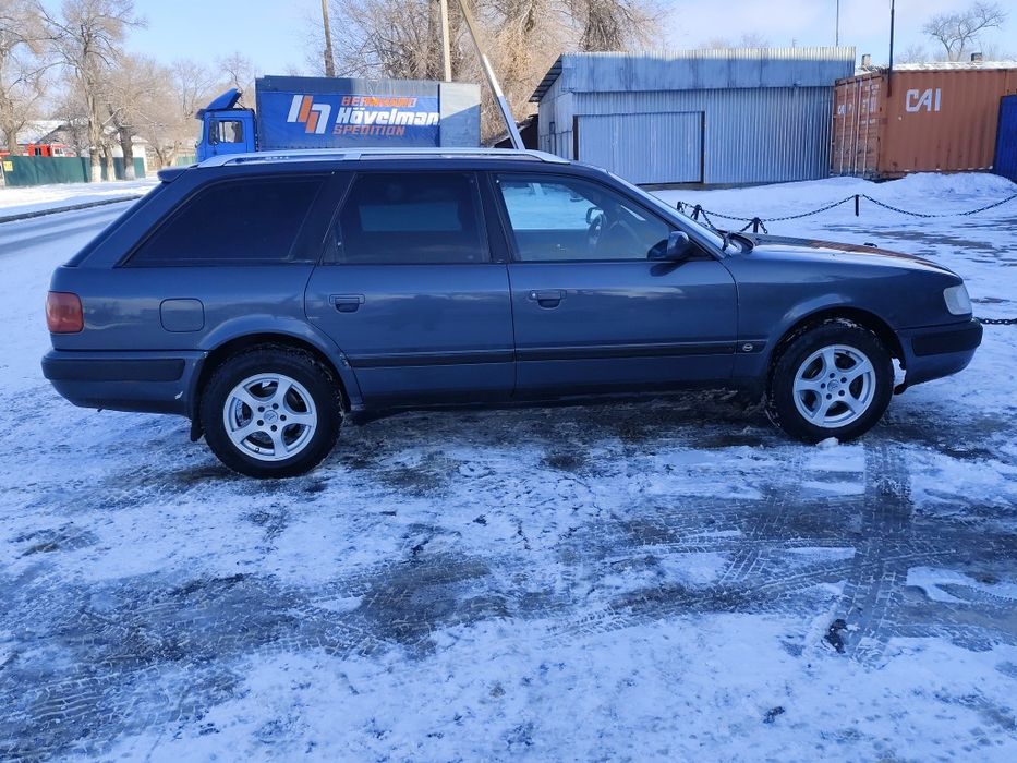 Продам машину Ауди 100 С4
