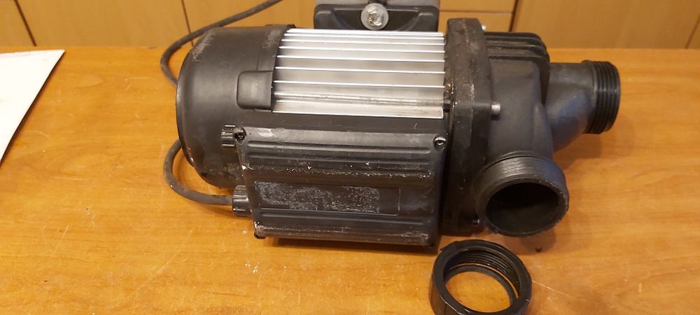 Vând pompa de hidromasaj 750W