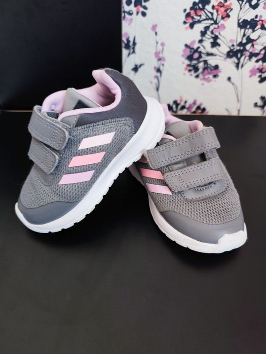 Маратонки adidas