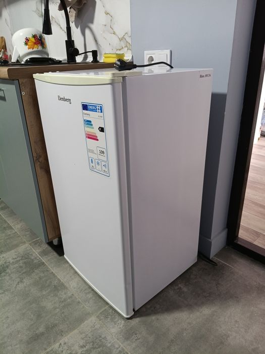 Холодильник маленький б,у