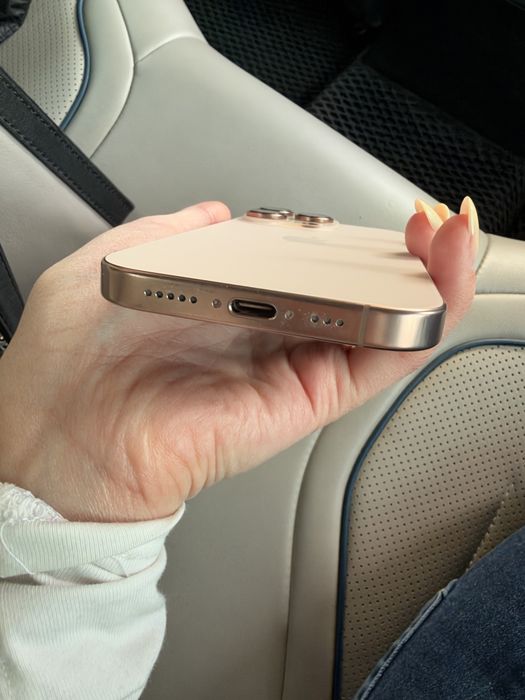 Продам Iphone 16 pro