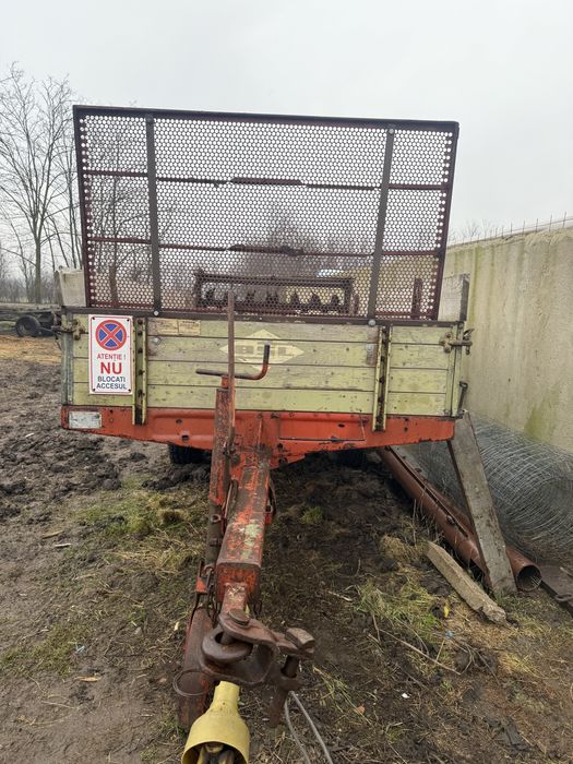 Se vinde remorca pentru împrastiat gunoi!