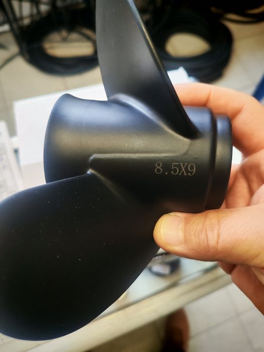 Винт,пропелер за Merkury