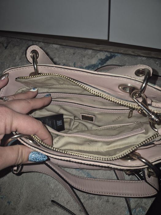 Оригинална дамска чанта Guess розова