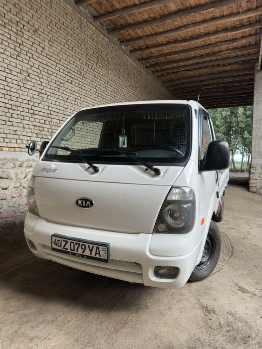 Kia Bongo 2008. Ideal.