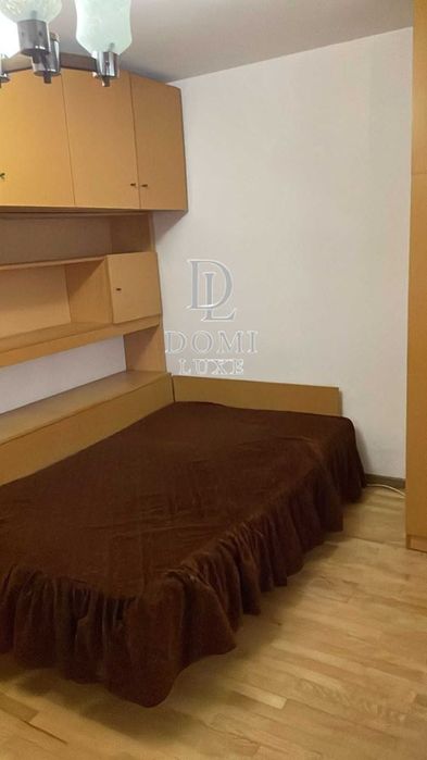 Продава се Тристаен апартамент в Варна, Победа - 105 кв.м за 1953 €/кв.м - Снимка #12