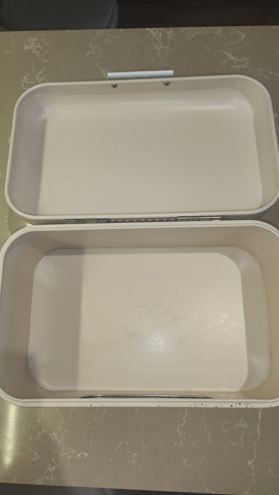 Кутия за хляб в пясъчно бежово