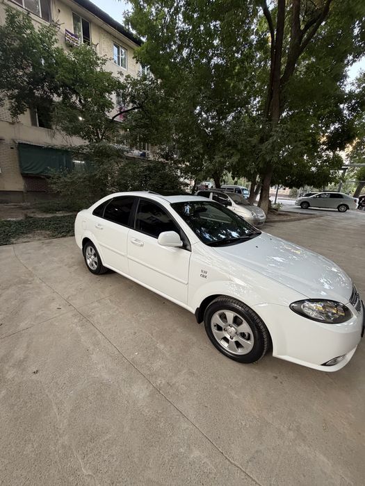 Jentra 2022 rangi oq prabegi 59500 km xolati yaxshi kraskasi br