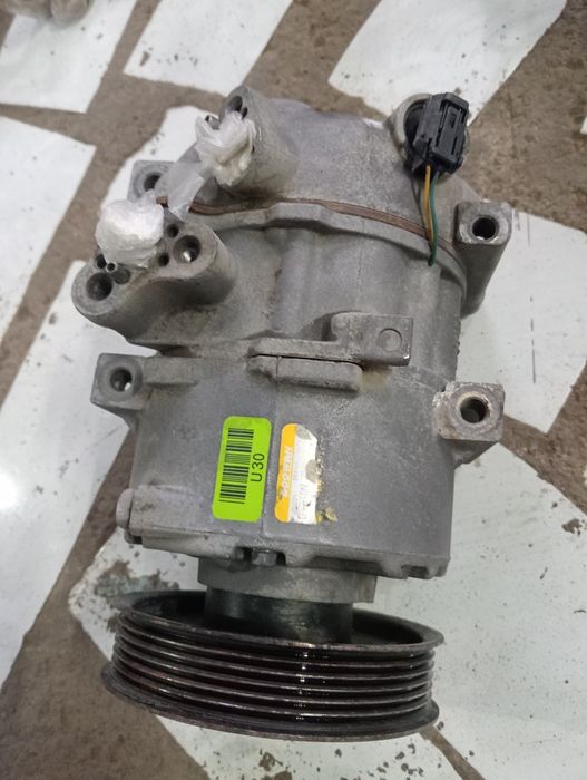 Продам компрессор кондиционера с трубками