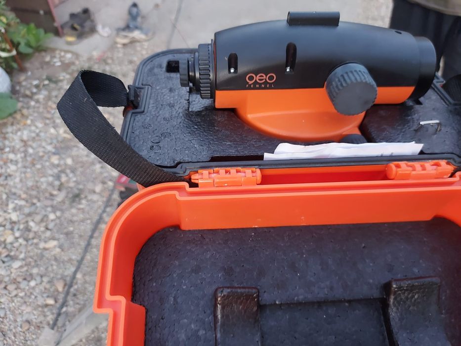 De vânzare nivela optică