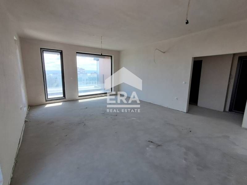 Продава се Двустаен апартамент в Варна, Левски - 87 кв.м за 1050 €/кв.м - Снимка #3