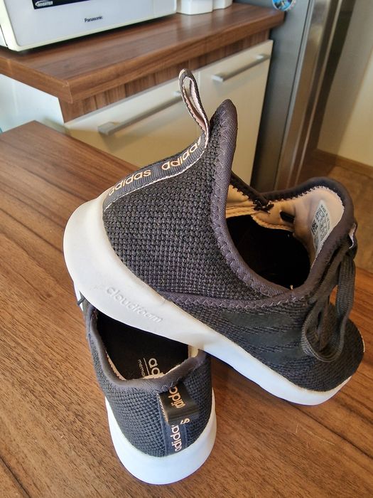 Adidasi dame,marime 38,stare foarte buna,model slip in
