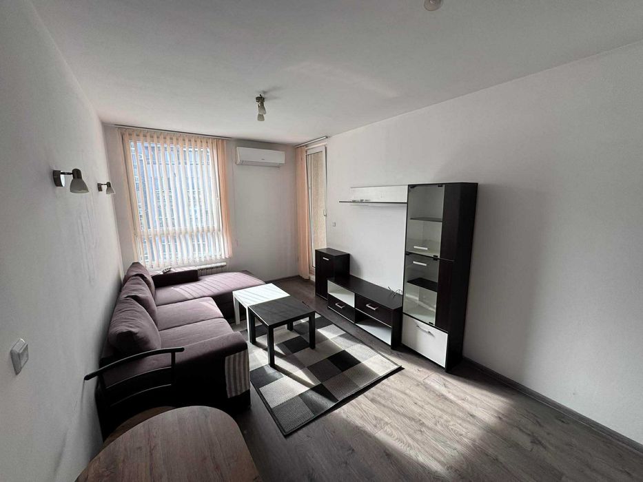 Двустаен имот в кв.Младост 4