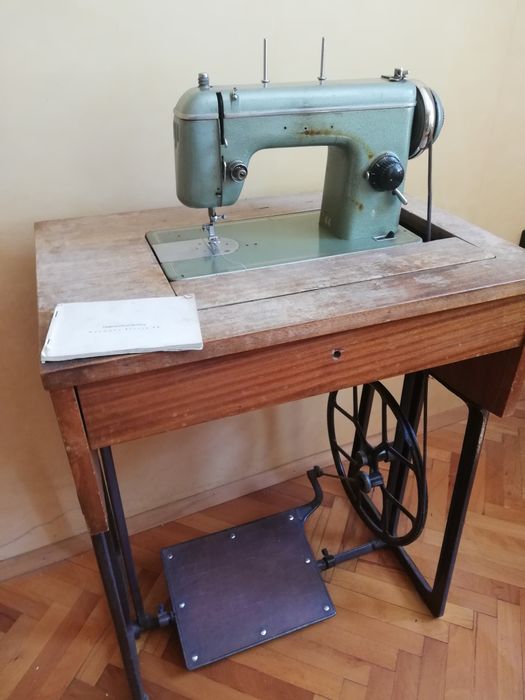 Продавам шевна машина Naumann