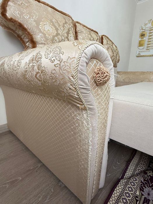 Продается диван в хорошем состоянии