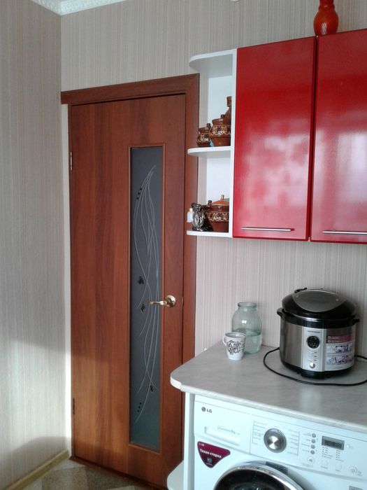 Ккухонный гарнитур,практически новый.