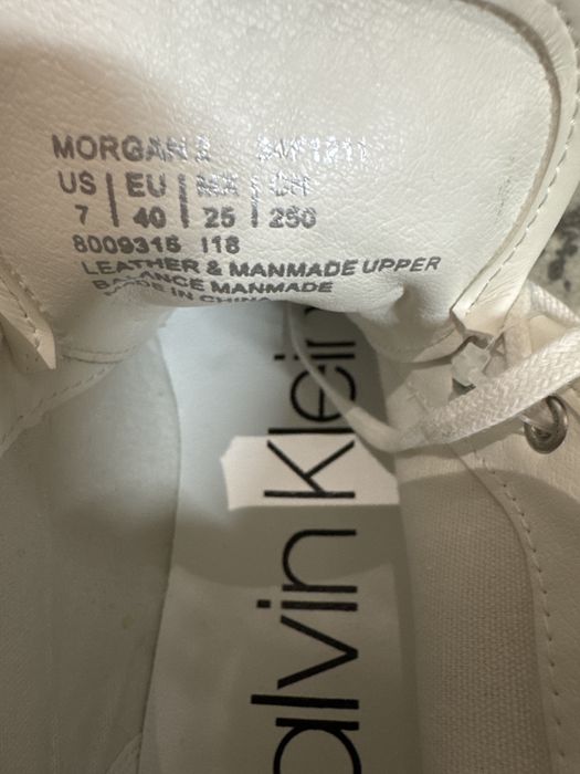 Calvin klein бели кицове