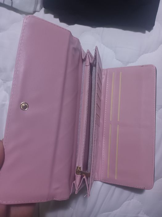 Дамски кожен портфейл