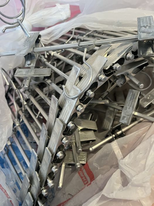 Продам вешалки новые