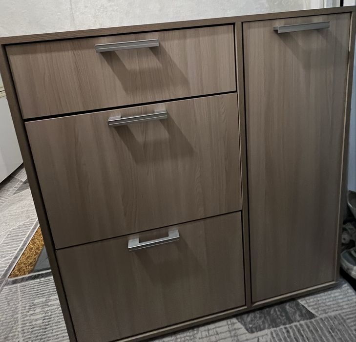 Продам обувницу