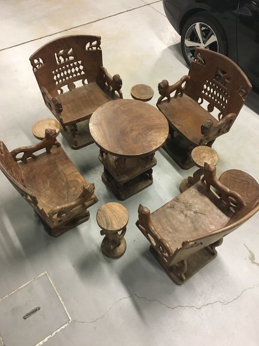 Scaune  si masa din lemn  Benin Africa