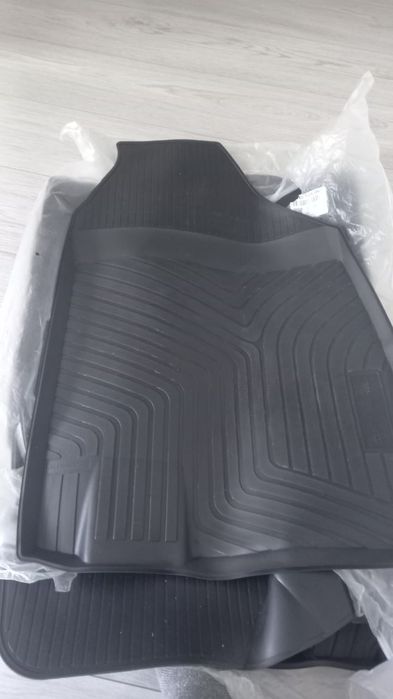 Продам полики новый