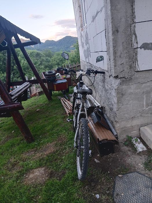 Vand bicicleta cu motor 80cc tuning