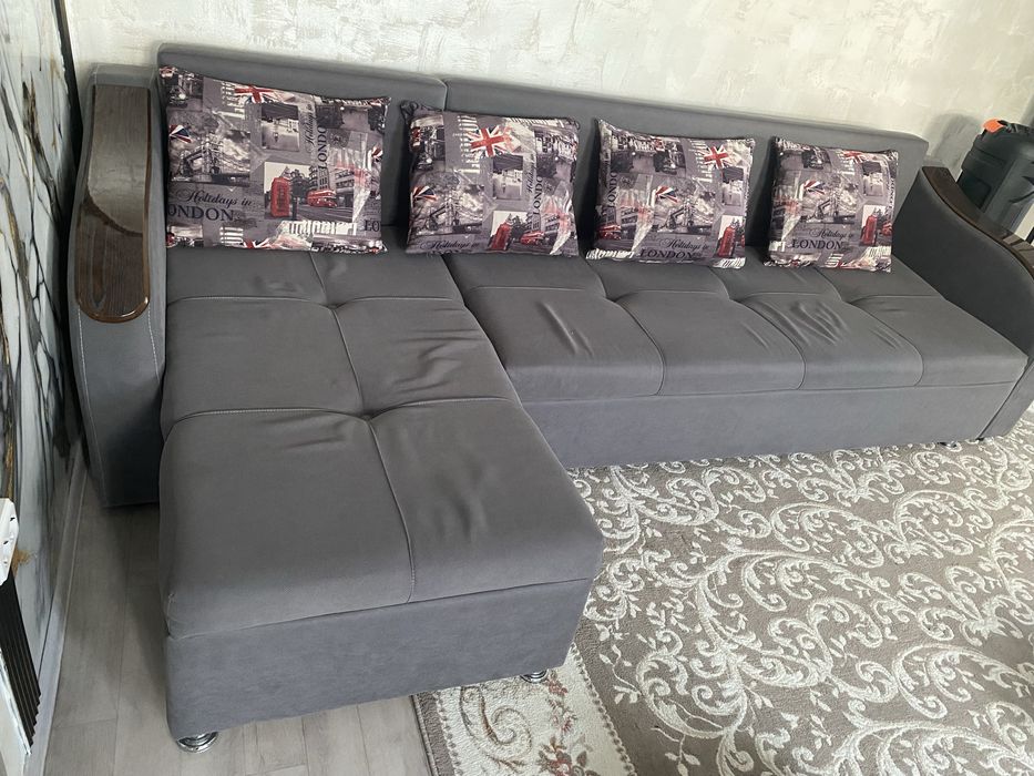 Продам диван 100000