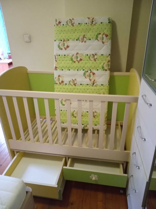 Чисто ново бебешко легло, кошара
