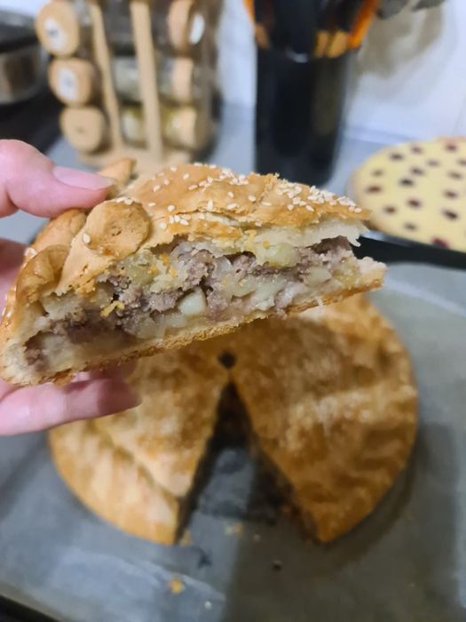 Баурсаки,пироги домашние,очень вкусные)