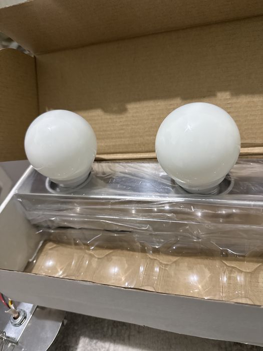 Lampa de perete cu lumini bulb