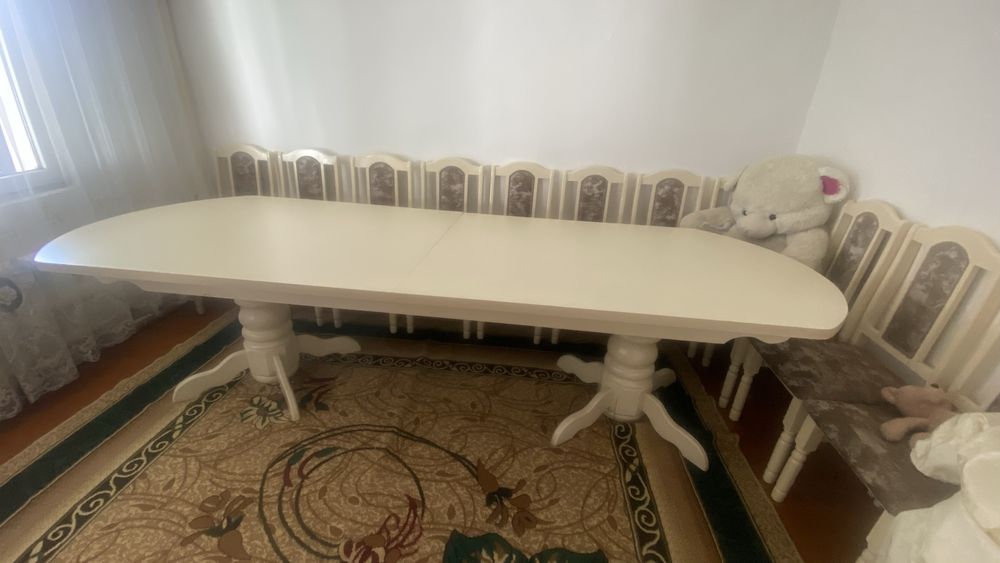 Продам стол и люстру