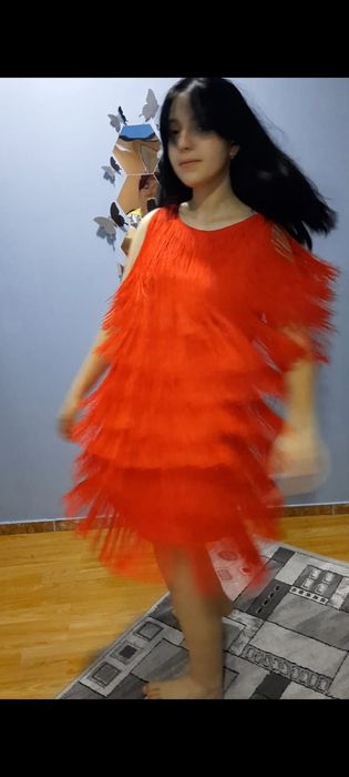 Rochie in franjuri cu maneca scurta