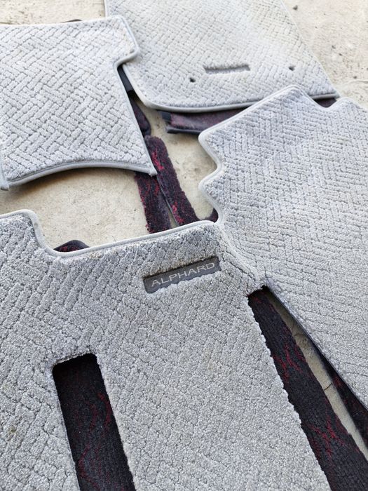 Продам полики альфард  валлфайр  б.у