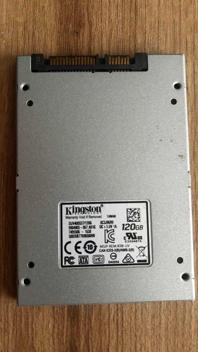 3 SSD-uri Kingston / Radeon 240GB si 120GB PC/LAPTOP SATA, 2.5 inch