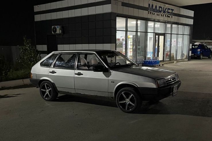 Продам летние шины с дисками Vossen