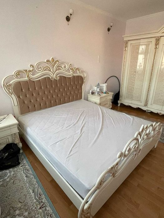 Кровать двуспальная