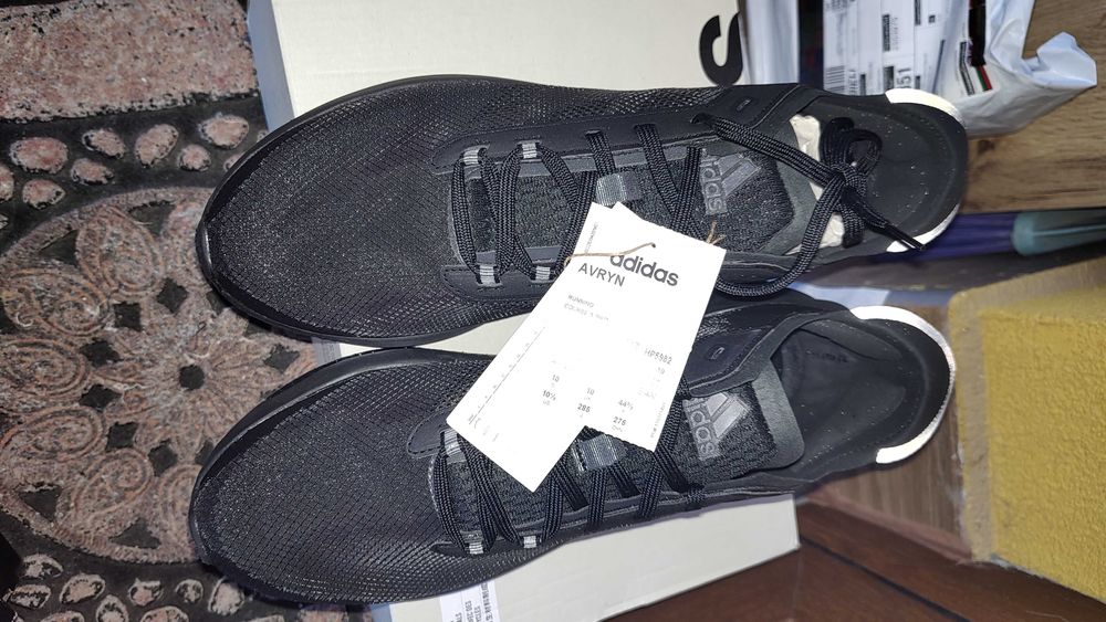 Adidas Avryn черни