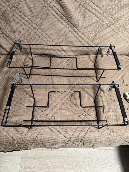 Метални поставки  за саксии за парапет