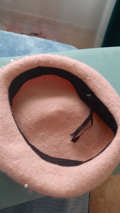 Продам беретку для девочки на весну