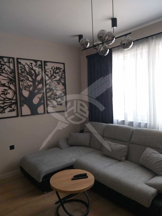 Дава се под наем Тристаен апартамент в Варна, Гръцка махала - 90 кв.м за 3500 € - Снимка #2