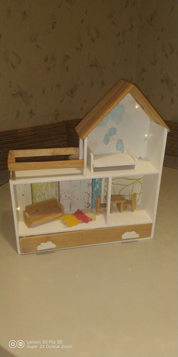 Дървена къща за кукли