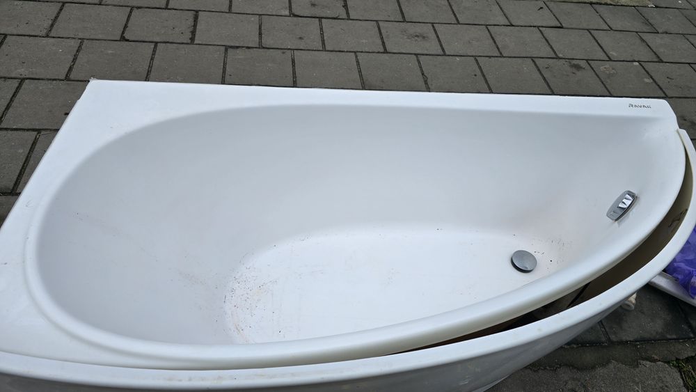 Ъглова вана  бяла втора употреба