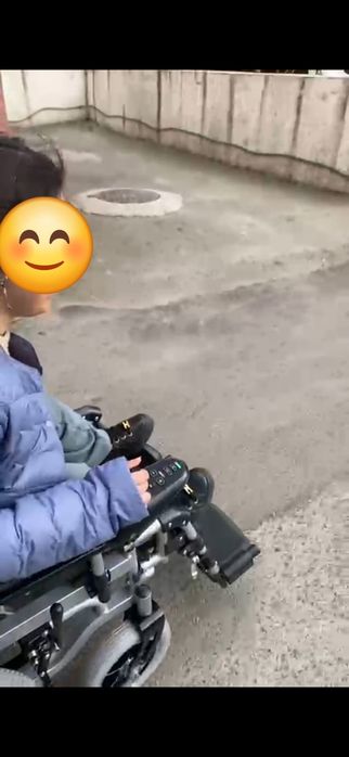 Продам срочно электрическую коляску