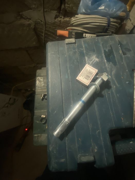 Анкер  болт хилти